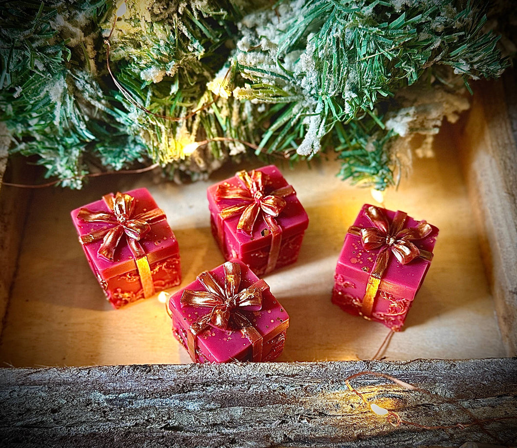 Winter Cherry & Ginger Frosting Christmas Present Wax Melt