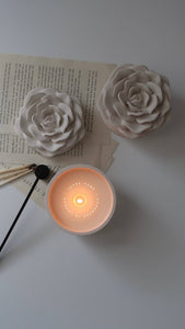 Rosa - coconut wax candle with rose shaped lid - pre order