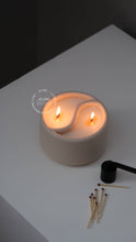 Load image into Gallery viewer, Yin &amp; Yang scented candle - Cedarwood &amp; thyme + Fig &amp; honey