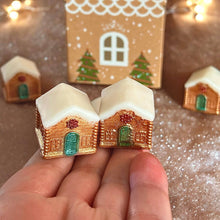 Load image into Gallery viewer, Mini Gingerbread House Wax Melt Gift Box