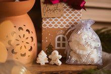 Load image into Gallery viewer, Box of 20 Gingerbread Men + Christmas Tree Soy Wax Melts