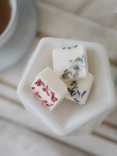 Load image into Gallery viewer, Botanical Wax Melts